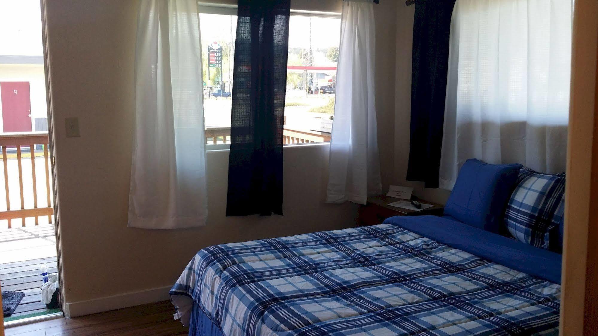 Terrace Motel Кус-Бей Екстер'єр фото