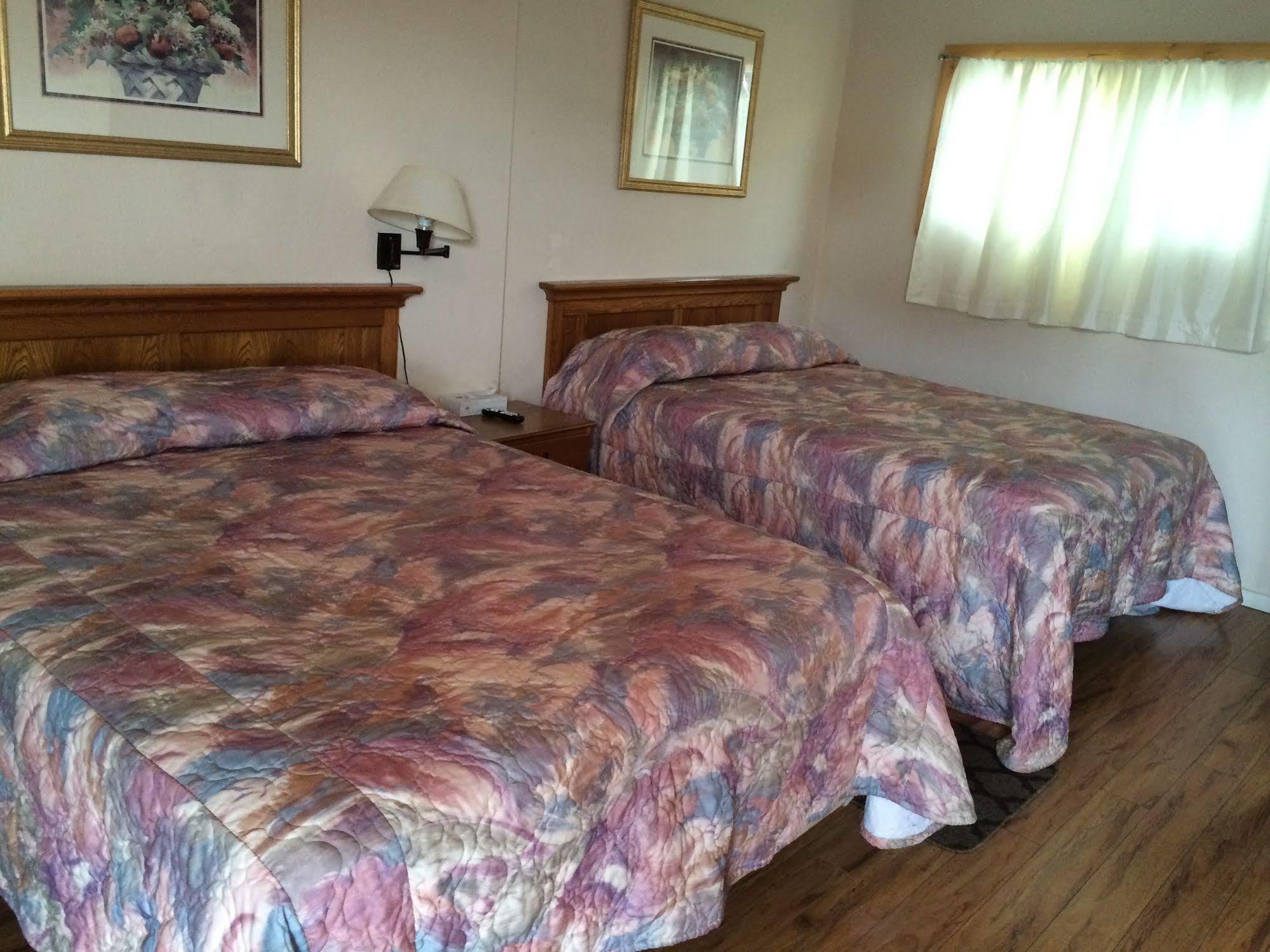 Terrace Motel Кус-Бей Екстер'єр фото